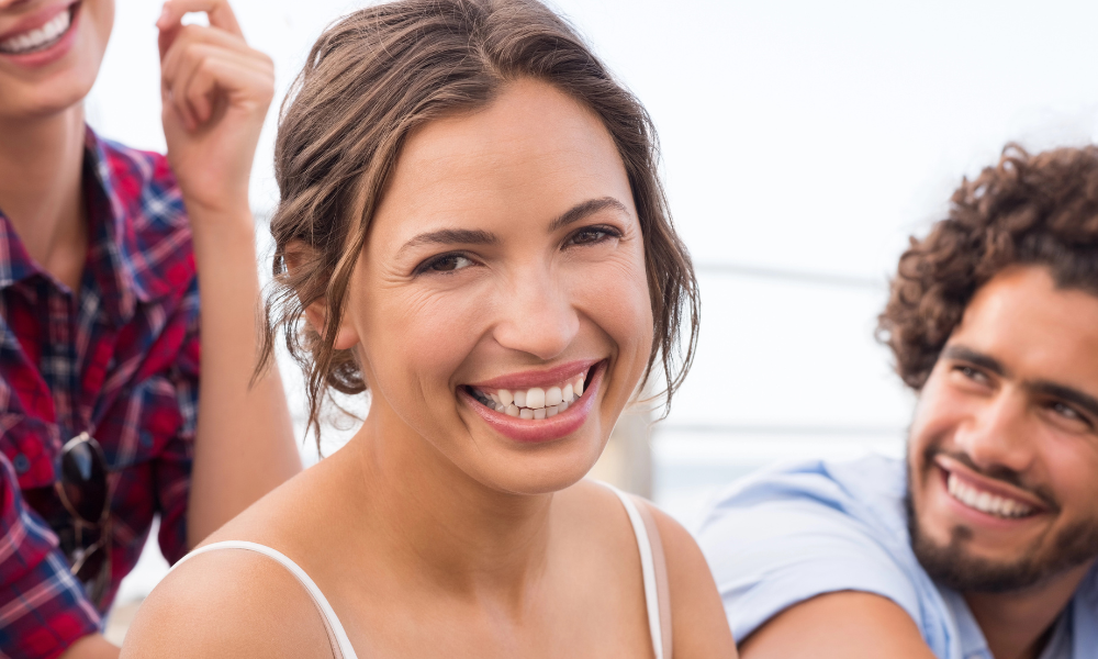 A high school female is talking to a college student, high school summer programs, summer camp, best summer programs, intensive program, academic program