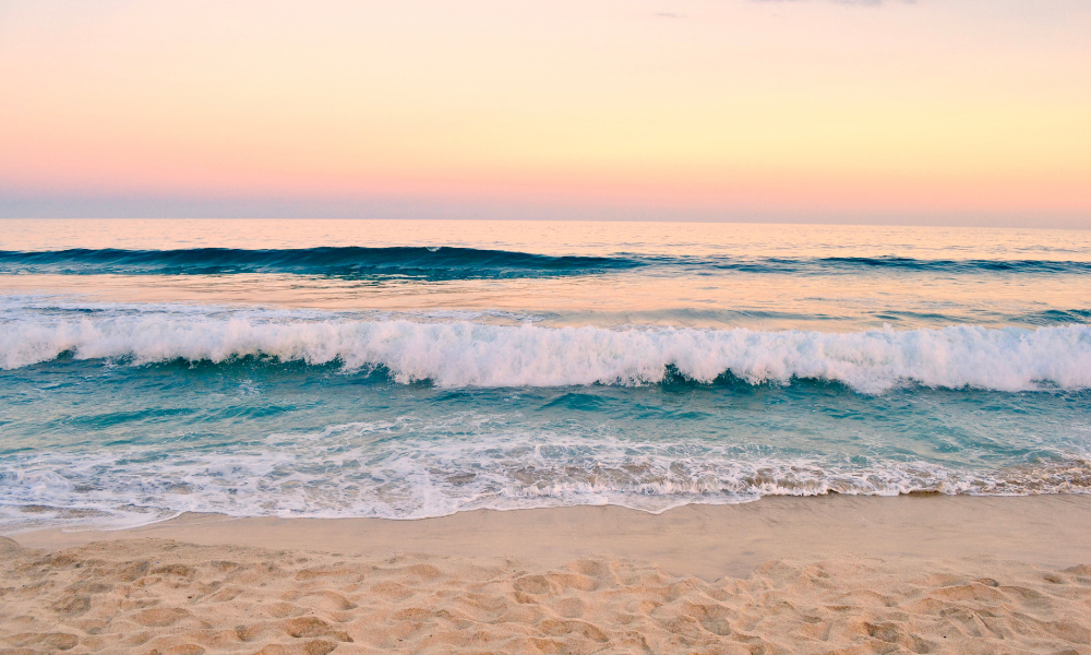 Beautiful beach, high school seniors, high school students, undergraduate students, financial need, United States, financial aid, priority deadline, application period, scholarship application deadline, scholarship application process, graduating high school senior, following scholarships, summer scholarships, July deadlines, high school freshmen, high school sophomores, high school juniors