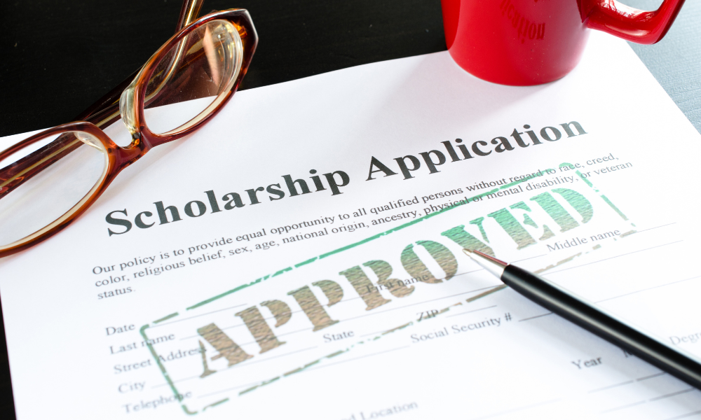 A college student scholarship application was approved, scholarships for college, scholarships for high school seniors, graduate school scholarships, scholarships with upcoming deadlines, February scholarships for African Americans, scholarships for minorities, scholarships for Black students
