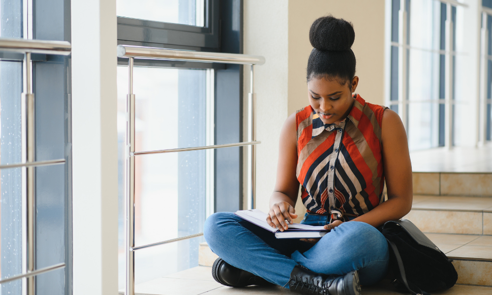 A high school senior looking for scholarships with may deadlines. She wants to avoid student loans so her school counselor recommended that she apply for May scholarships